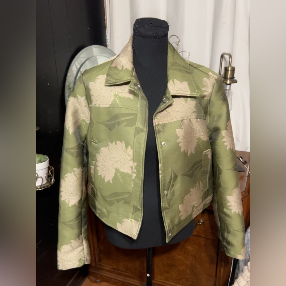 NWOT H&M sold out summery Olive Green Floral Jean Jacket